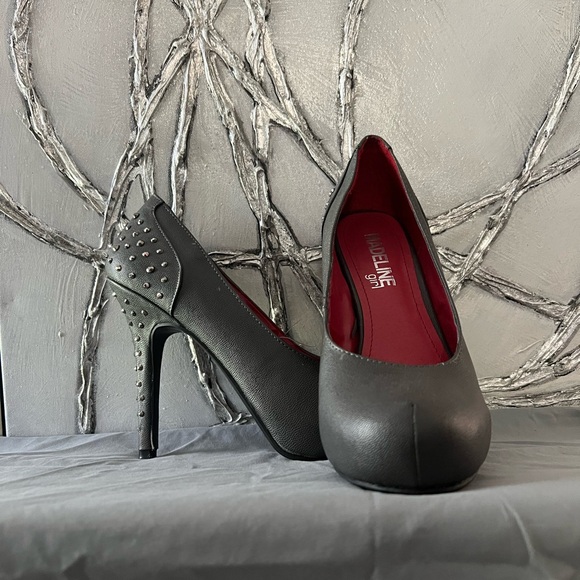 Size 8 1/2 Gray Platform Studded Pumps - Picture 1 of 10